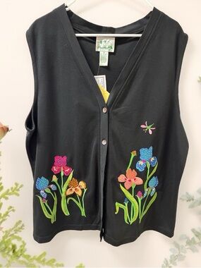 Quacker Factory Black Embroidered With Beads Vest Top with Women’s size 1X